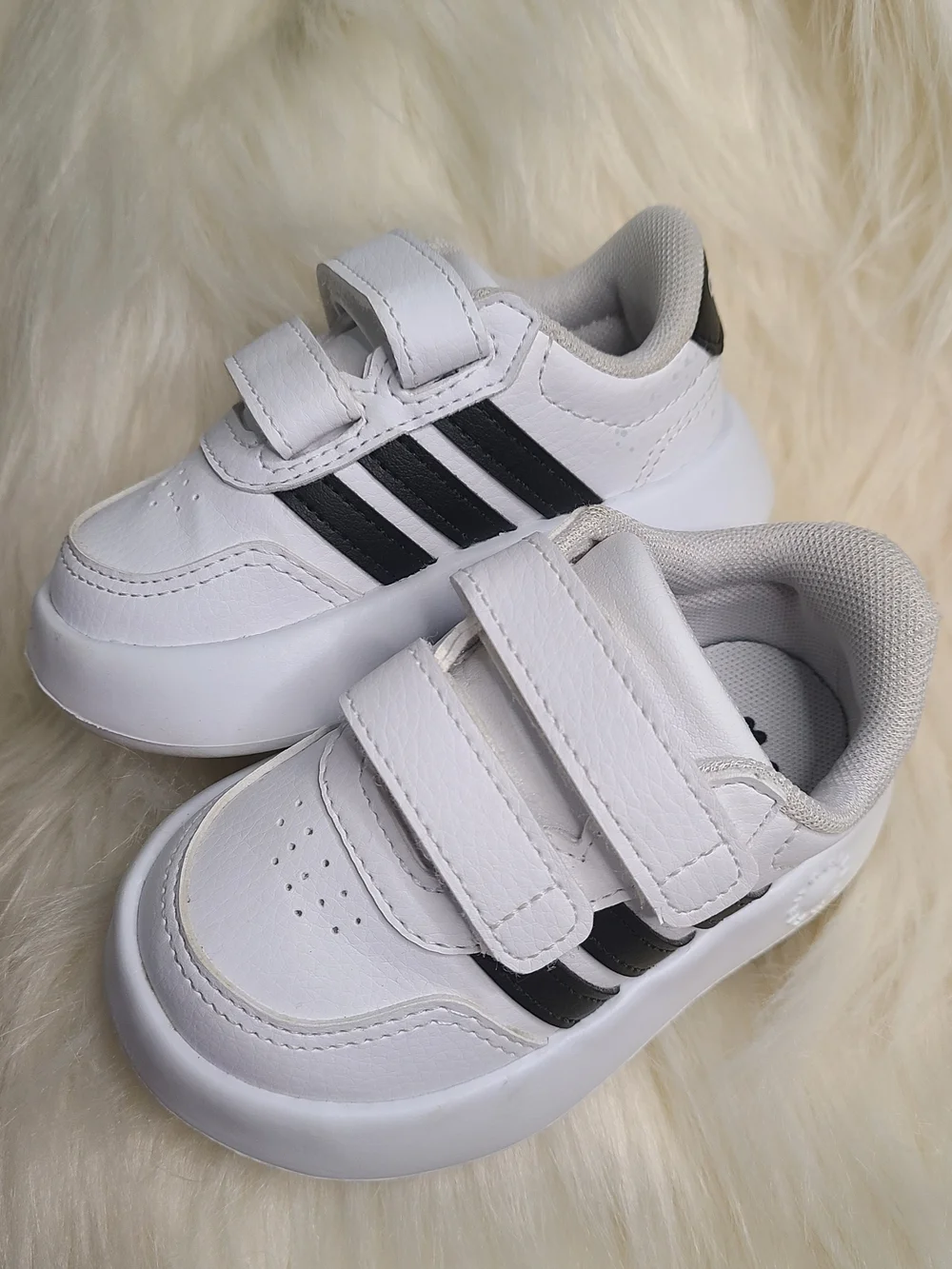 adidas kids sneakers